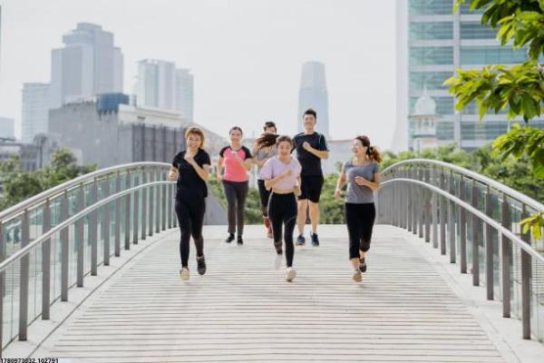 双人舞作为体育项目的表演与竞技结合(图1)